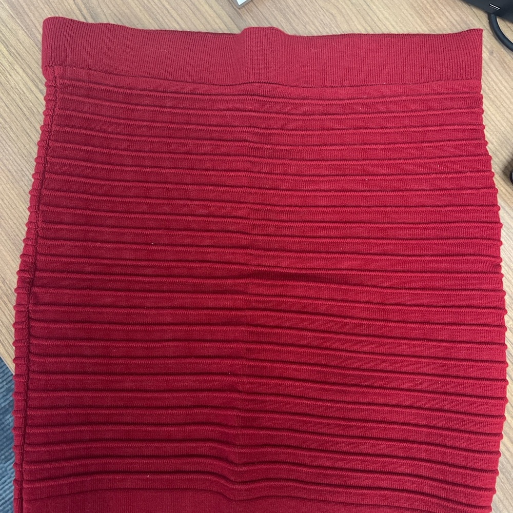 Elegant Red Ribbed Skirt